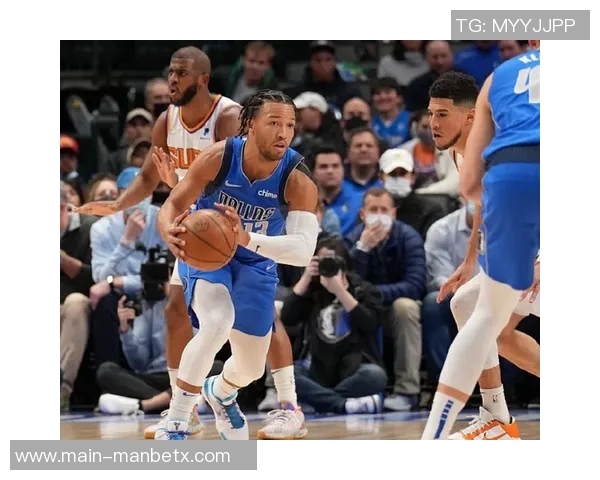 布克赞邓恩今夏训练刻苦展现更强侵略性状态提升显著